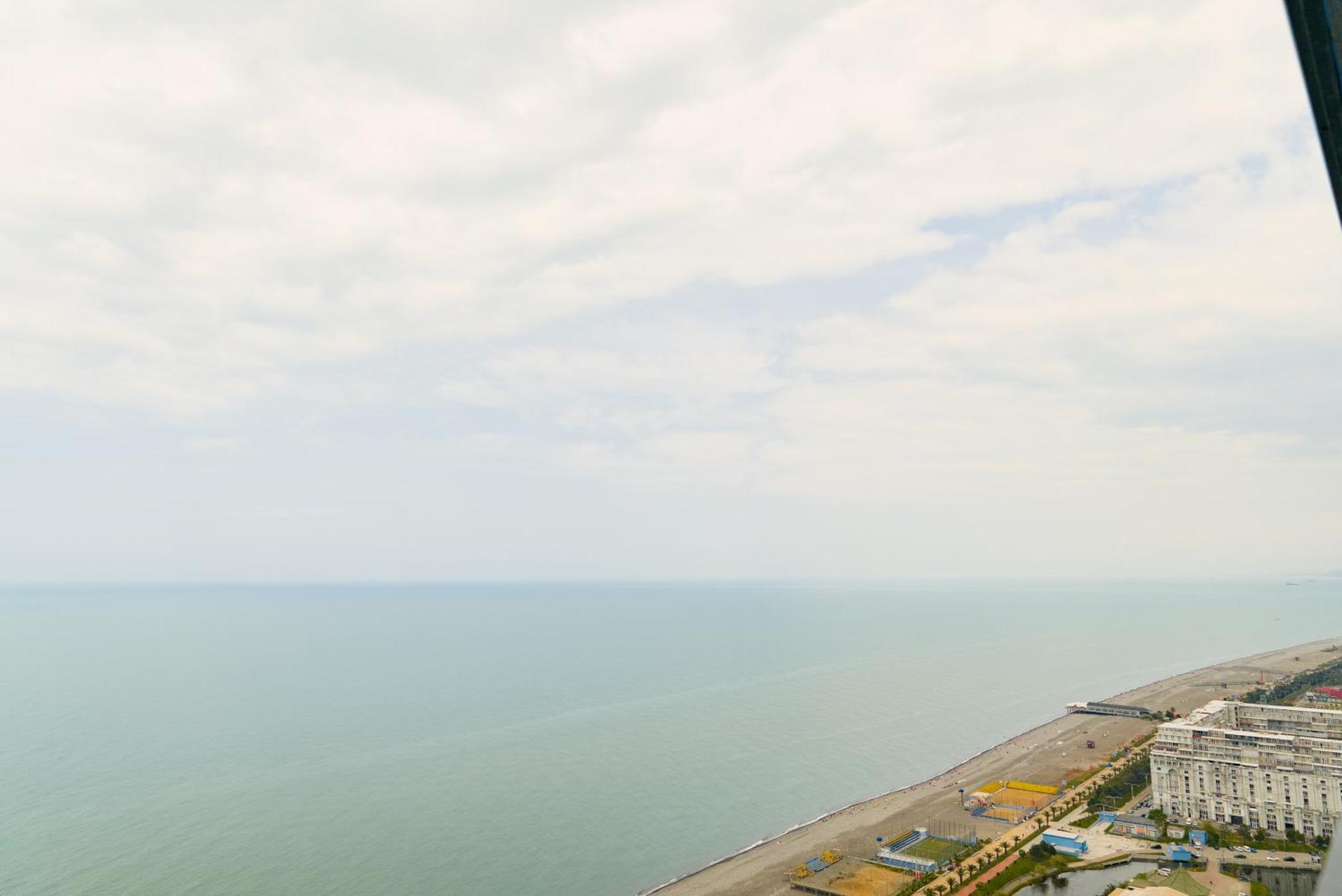 Habiby Orbi City Batoemi Buitenkant foto