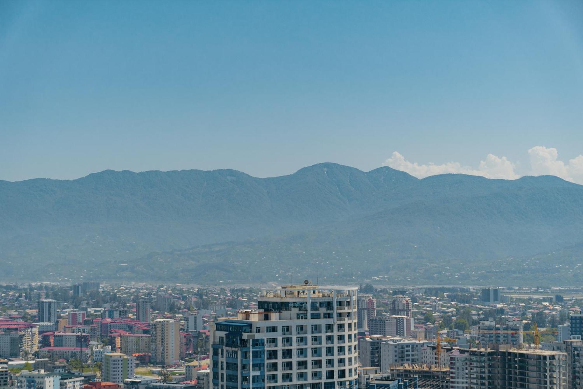 Habiby Orbi City Batoemi Buitenkant foto